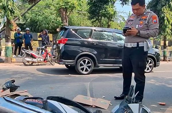 Kumpulan Fakta Hasil Olah TKP Kecelakaan Maut Pemotor Terpeleset Pasir Lalu Dihantam Truk di Madiun